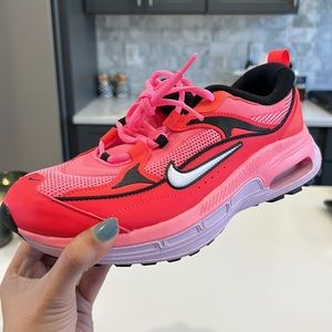 Nike Air Max Bliss Laser Pink with red accents womens size 9.5 without box